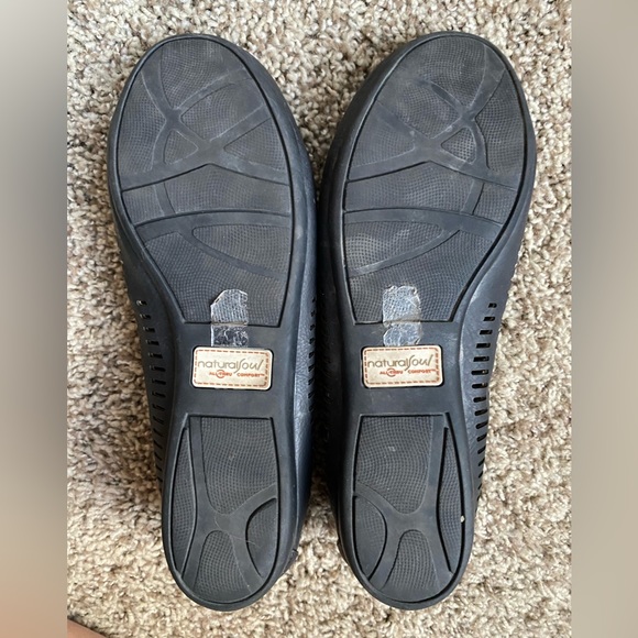 Black Ballet Flats Size 8 - Picture 2 of 3